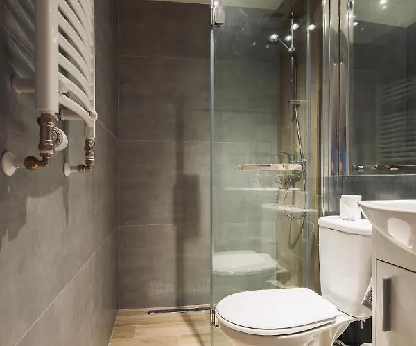 W Centrum Konukevi Krościenko